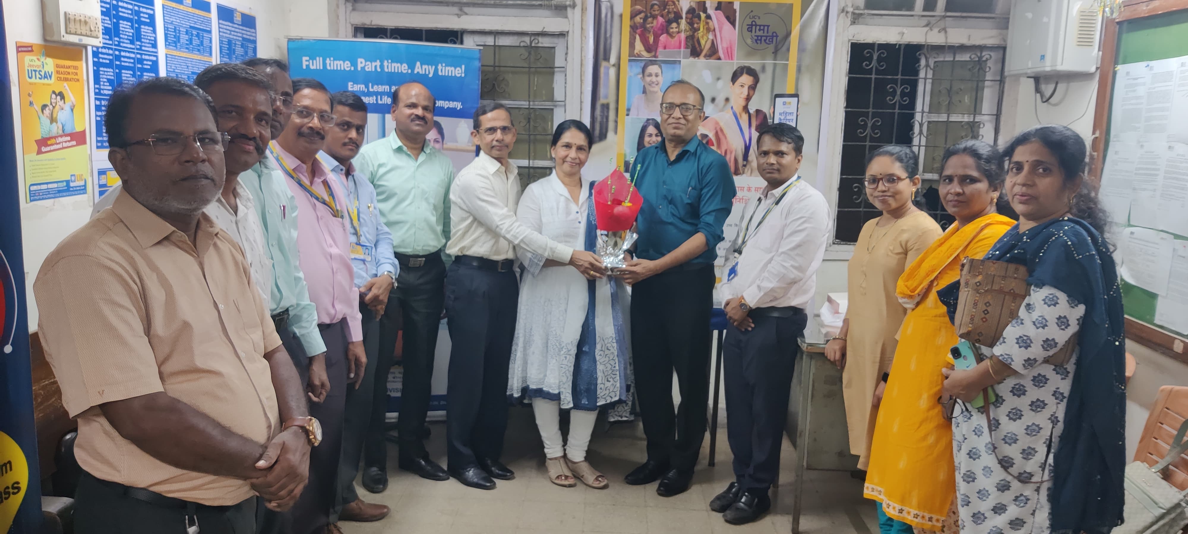 Felicitated by our BM, ABM and DO with team mates on12th feb 2025 for my achievement of MDRT USA for the 1st time in my this Career