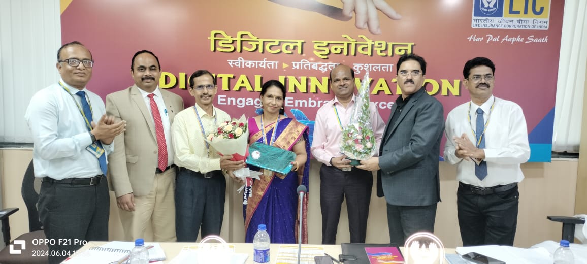 This felicitation was done @ BKC by Marketing Manager Shashank Salodkar